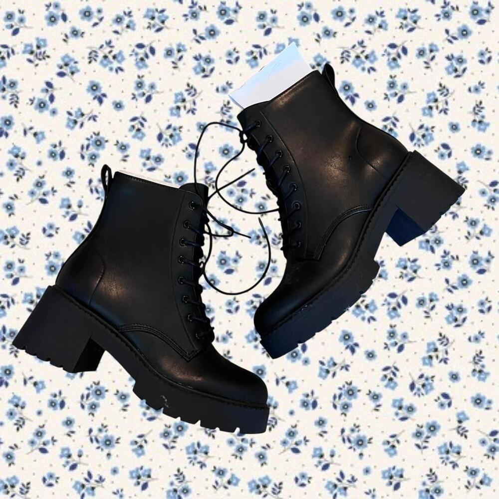 Madden Girl Talent Black Chunky Platform Combat Boots Size 9